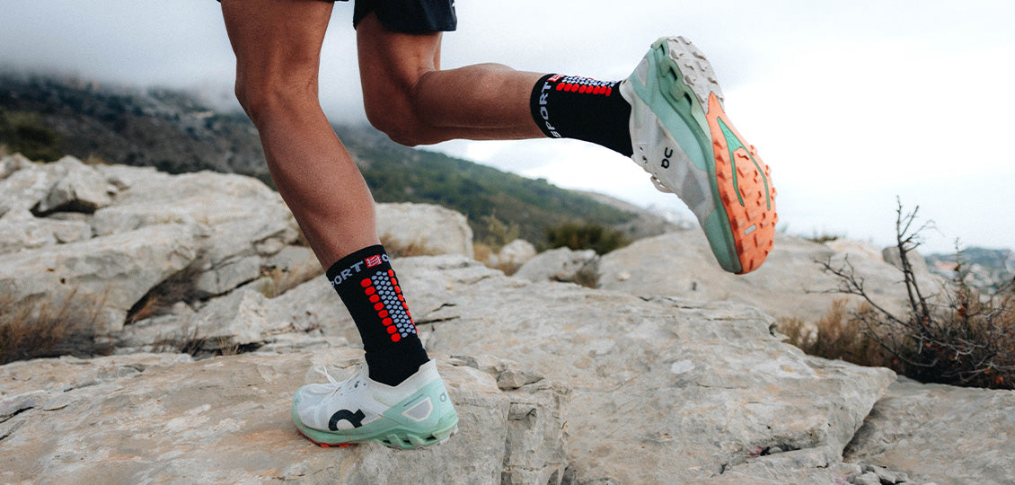 Compressport Ultra Trail Socks V2.0 - Black/Red